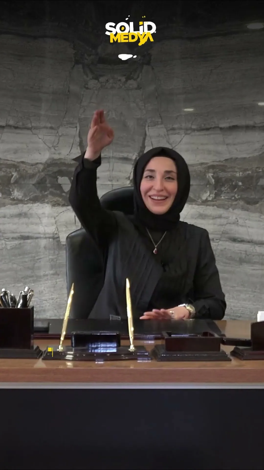 Profesyonel ve vizyoner olmalarını çok başarılı buldum. — video kapak görseli